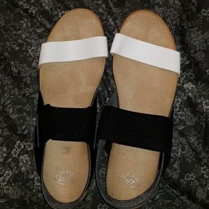 Women's Black/White Stretch Sandal